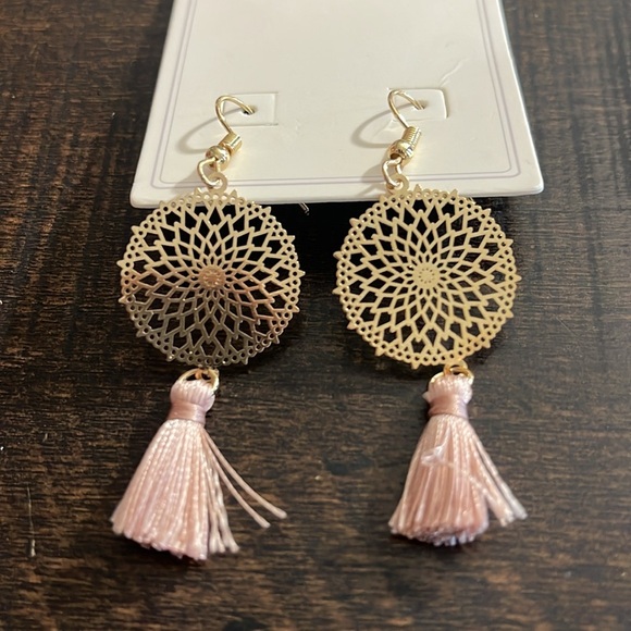 Gold and pink tassel dangle elegant Boutique earrings - Picture 3 of 5